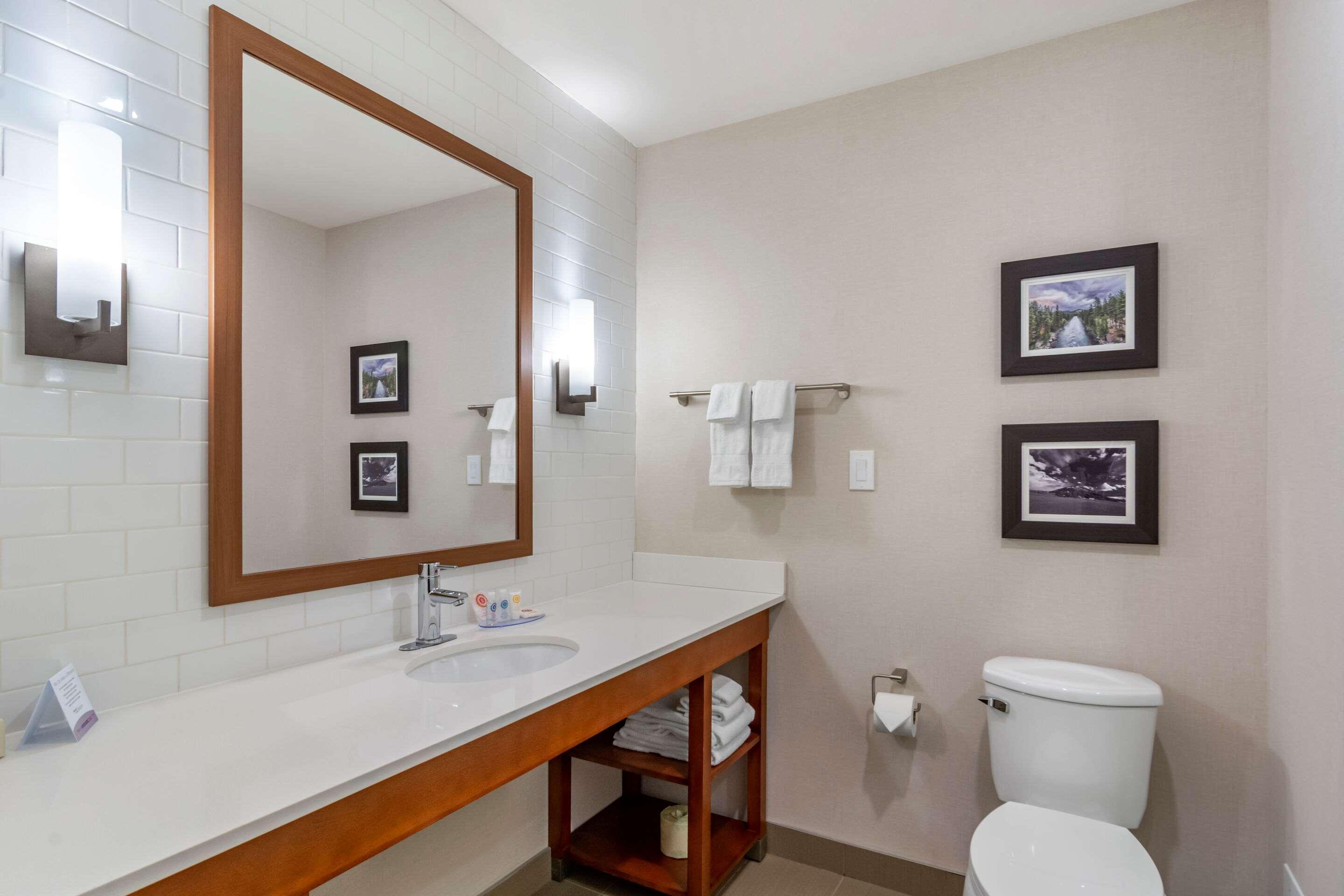 Comfort Inn & Suites Valemount Exteriér fotografie